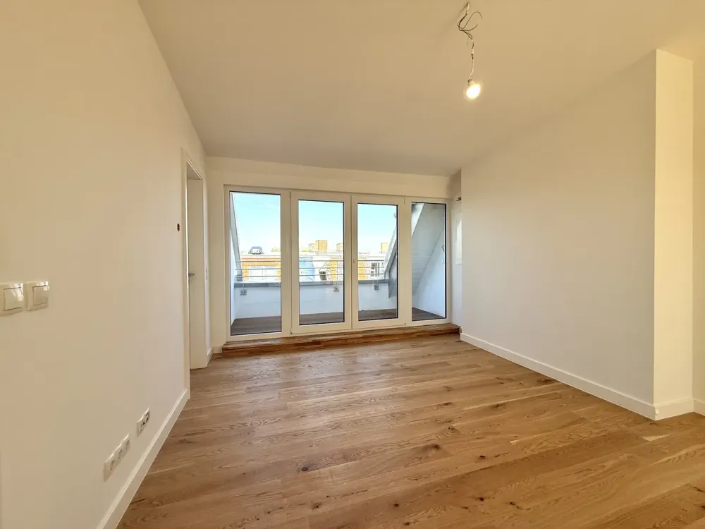 Urban Living Dream with Large Terrace, First Occupancy in Bizetstraße