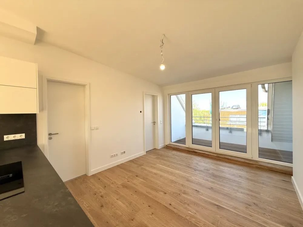 Urban Living Dream with Large Terrace, First Occupancy in Bizetstraße