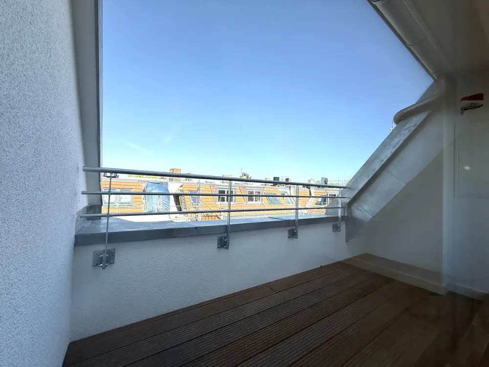 Urban Living Dream with Large Terrace, First Occupancy in Bizetstraße