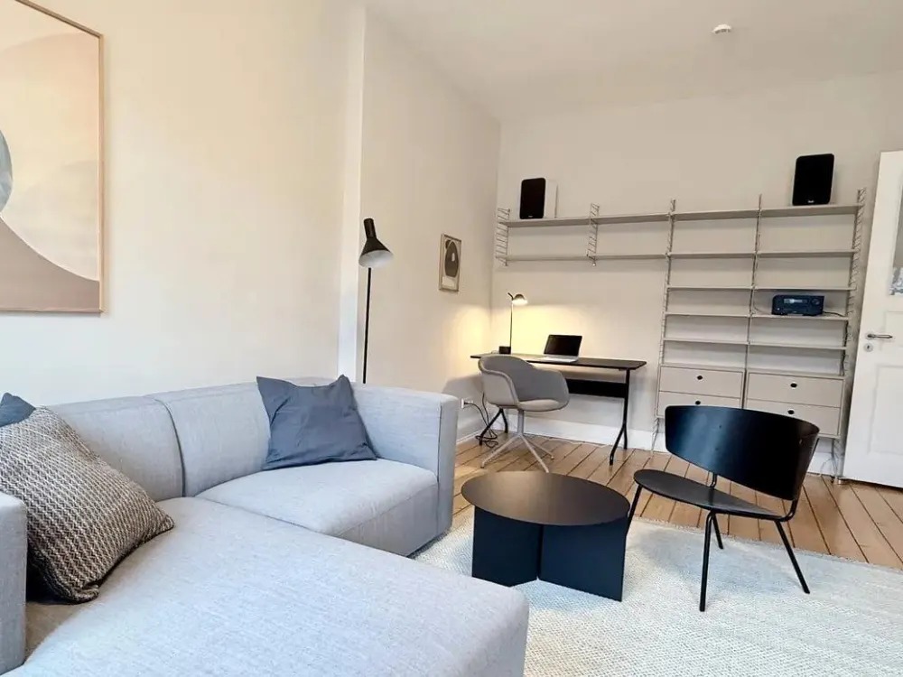 Exklusive komplett möblierte 2-Zimmer-Wohnung mit Balkon in Hambu