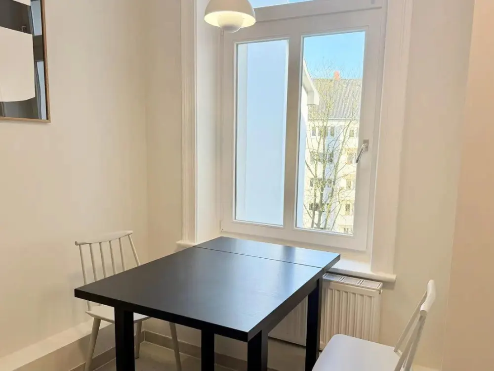 Exklusive komplett möblierte 2-Zimmer-Wohnung mit Balkon in Hambu