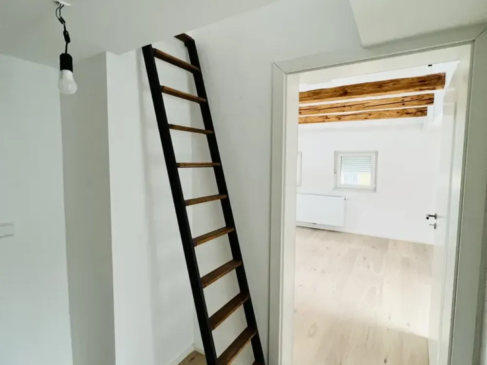 Frisch sanierte 4,5 Zimmer Altbauwohnung