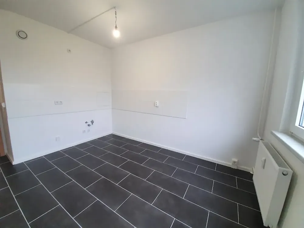 **FAMILIEN WILLKOMMEN**4-Zimmer-Wohnung // 3.Etage // Balkon // Bad mit Wanne // ab 01.05.