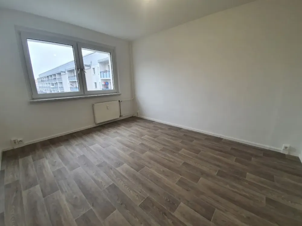 **FAMILIEN WILLKOMMEN**4-Zimmer-Wohnung // 3.Etage // Balkon // Bad mit Wanne // ab 01.05.