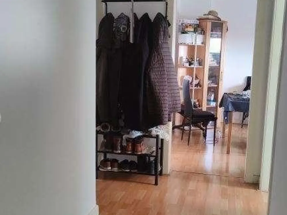 DÜSSELDORF-FRIEDRICHSTADT: SCHÖNES 2-ZIMMERAPPARTMENT IM DACHGESCHOSS