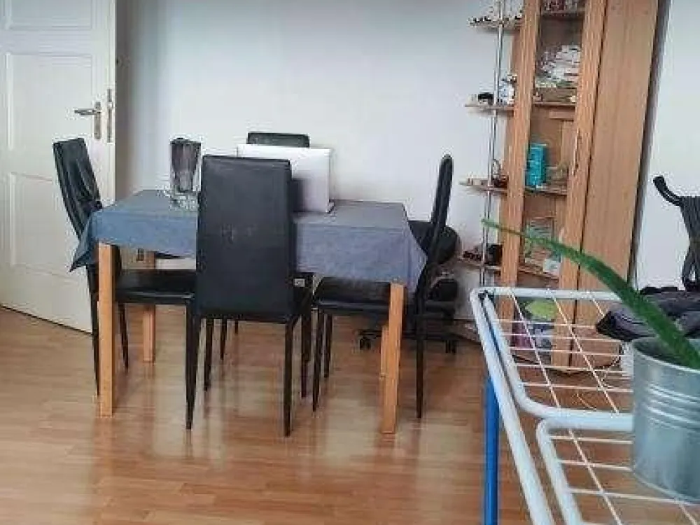 DÜSSELDORF-FRIEDRICHSTADT: SCHÖNES 2-ZIMMERAPPARTMENT IM DACHGESCHOSS