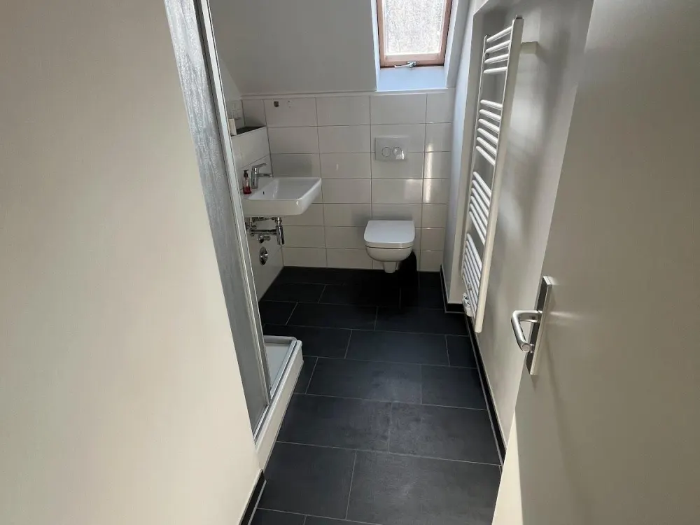 moderne 3-Zimmerwohnung mit Duschbad