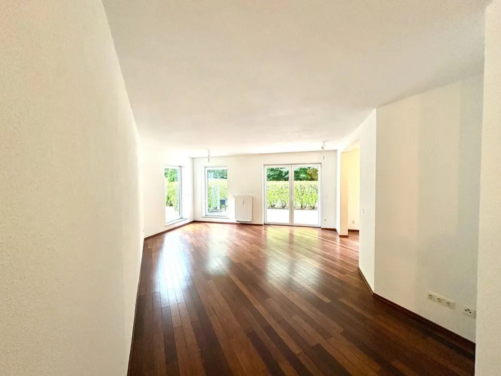 Terrassenwohnung mit 3 Schlafzimmern und viel Tageslicht in Düsseldorf