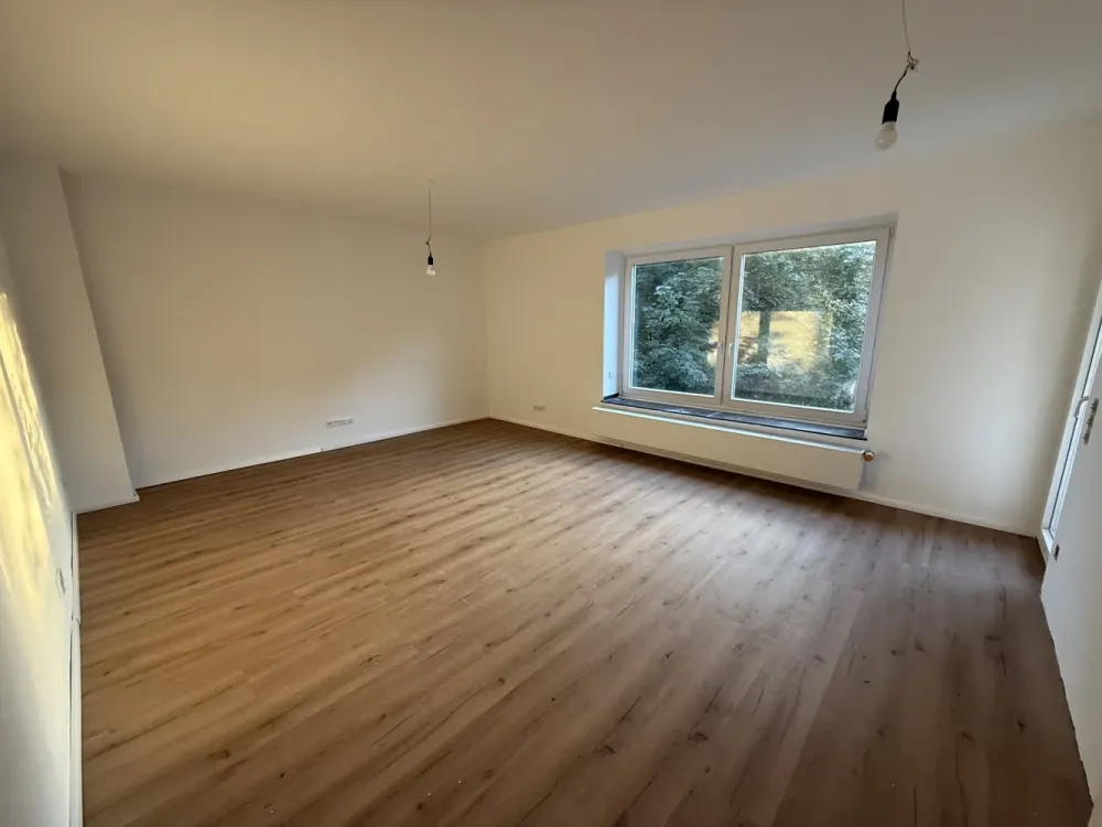 Erstbezug nach Sanierung, 3-Zimmer-Wohnung mit Balkon