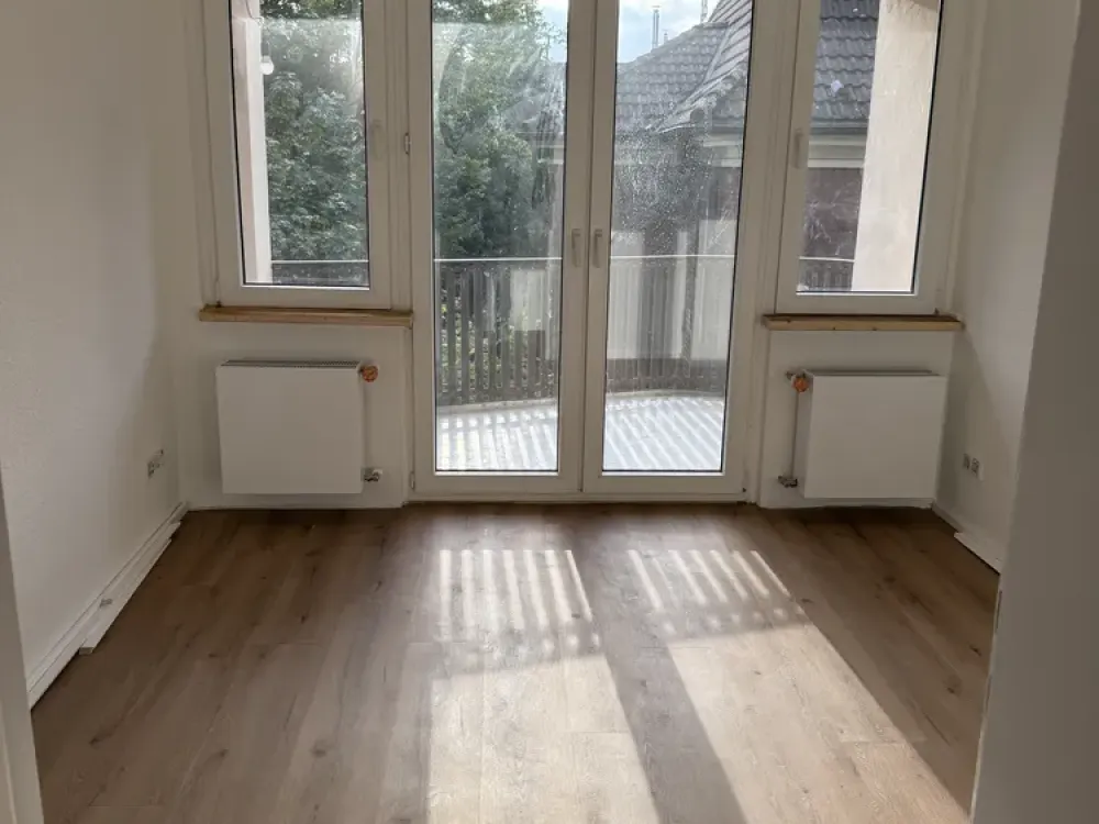 Erstbezug nach Sanierung, 3-Zimmer-Wohnung mit Balkon