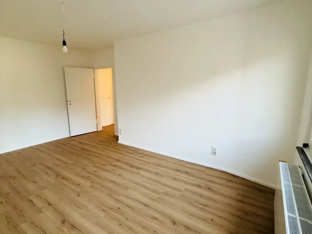 Erstbezug nach Sanierung, 3-Zimmer-Wohnung mit Balkon