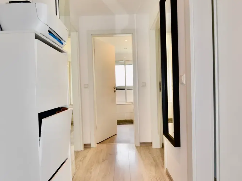 Hochwertiges Apartment - komplett möbliert / High-quality apartment - fully furnished