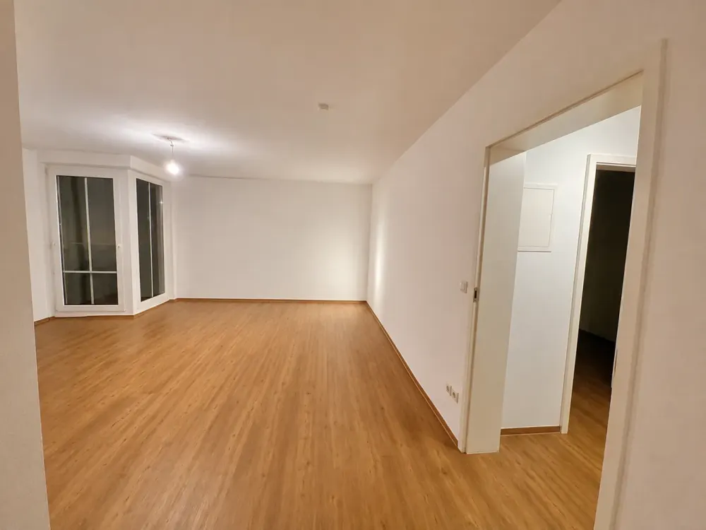 Schöne 2-Zimmer-Wohnung mit Balkon und Tiefgaragenstellplatz