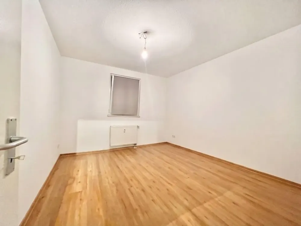 Schöne 2-Zimmer-Wohnung mit Balkon und Tiefgaragenstellplatz