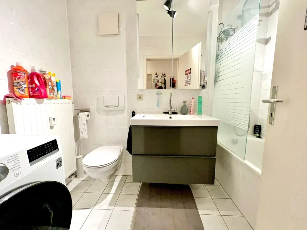 Schöne 2-Zimmer-Wohnung mit Balkon und Tiefgaragenstellplatz