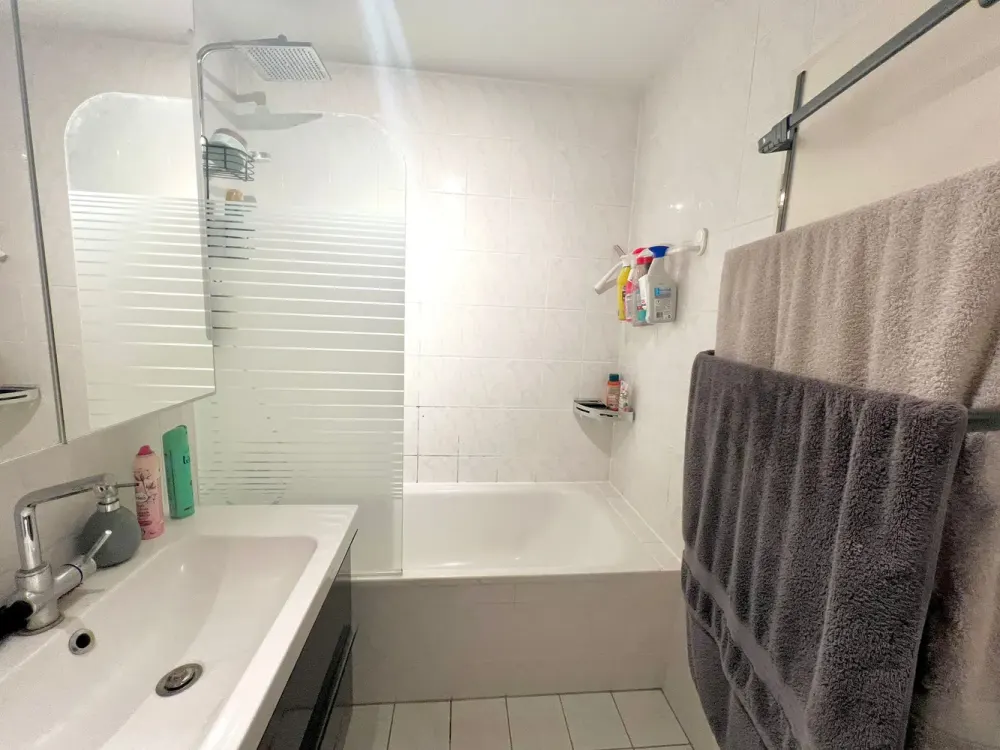 Schöne 2-Zimmer-Wohnung mit Balkon und Tiefgaragenstellplatz