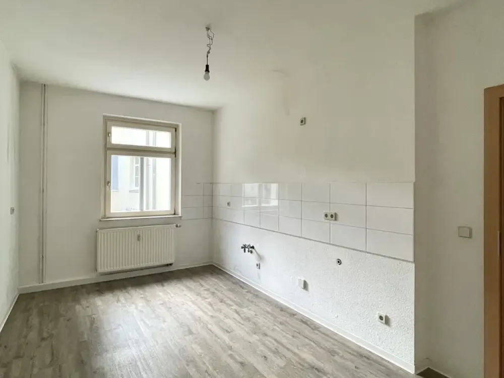 Großzügige 4-Zimmer-Wohnung in der Nähe der Polyklinik!