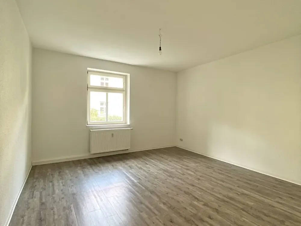 Großzügige 4-Zimmer-Wohnung in der Nähe der Polyklinik!
