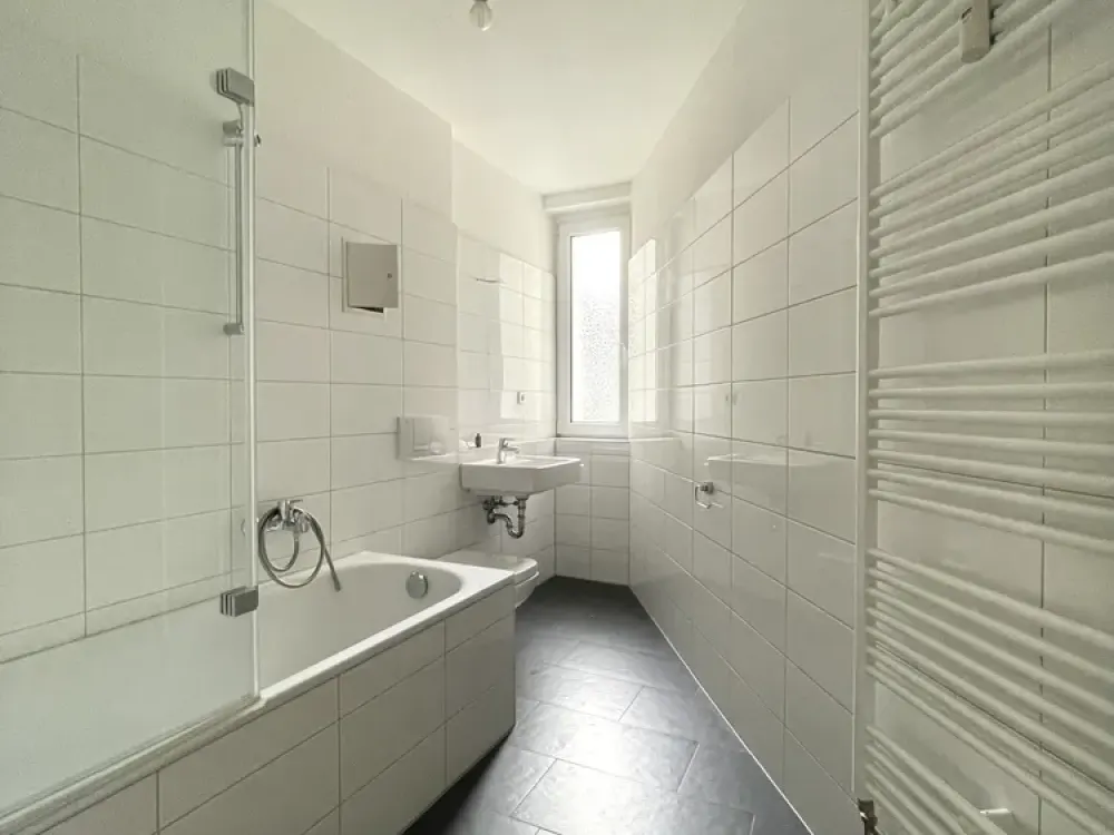 Großzügige 4-Zimmer-Wohnung in der Nähe der Polyklinik!