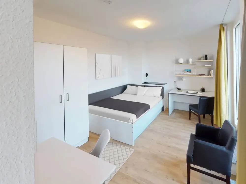 ** Möbliertes 2-Zimmer-Apartment mit EINBAUKÜCHE, französichen BALKON und gemeinschaftlicher DACH...