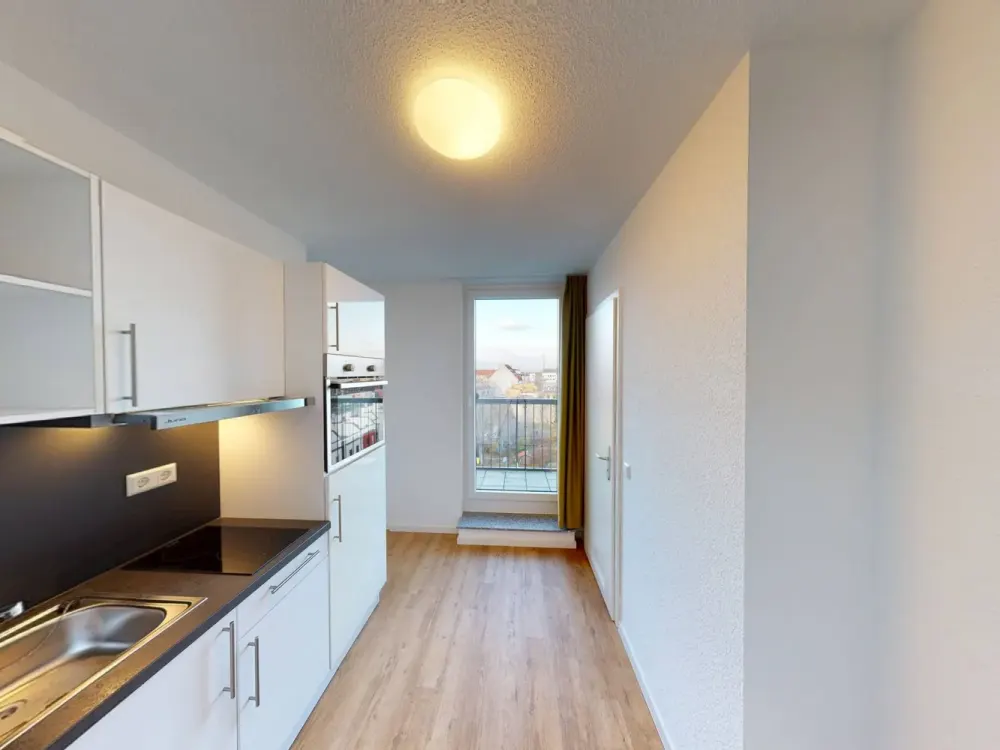 ** Möbliertes 2-Zimmer-Apartment mit EINBAUKÜCHE, französichen BALKON und gemeinschaftlicher DACH...
