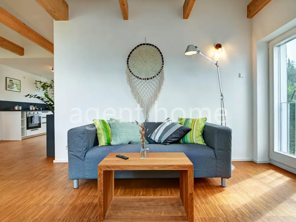 MÖBLIERT - MITTEN IN DEN WEINBERGEN - Gemütliche Wohnung mit Balkon