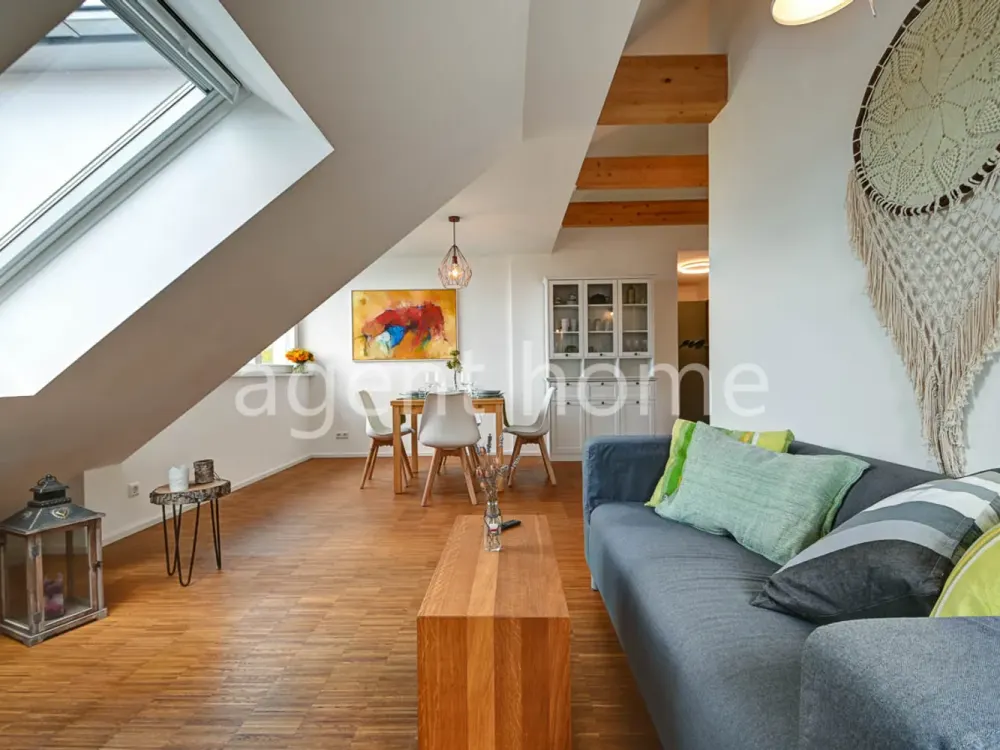 MÖBLIERT - MITTEN IN DEN WEINBERGEN - Gemütliche Wohnung mit Balkon