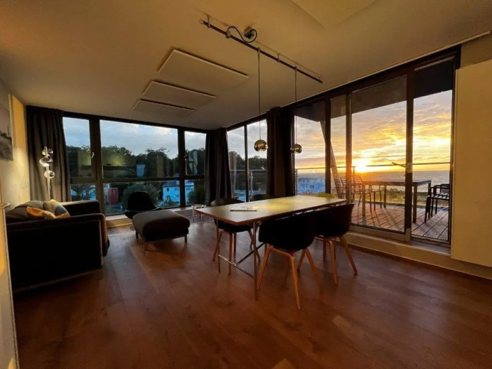 Penthouse mit fantastischem Meerblick, möbliert auf Zeit