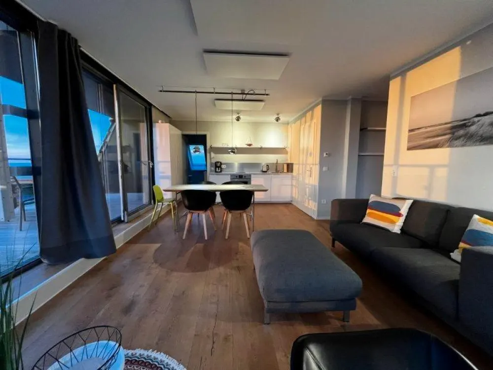 Penthouse mit fantastischem Meerblick, möbliert auf Zeit