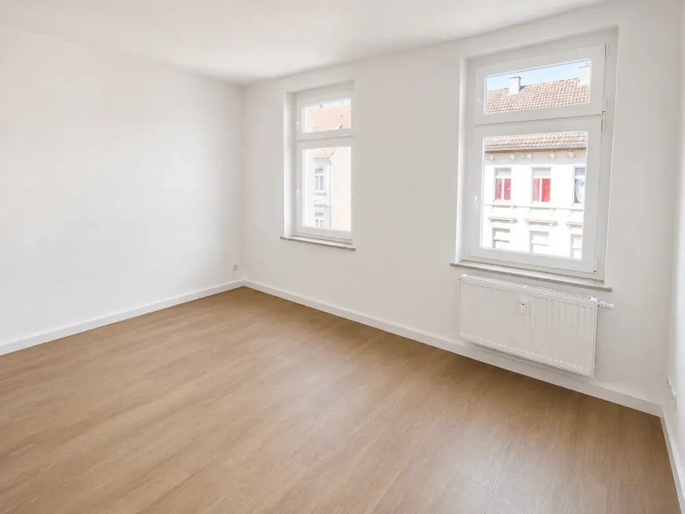 Markkleeberg 3-Room Apartment - Bright, Newly Renovated, Bathtub
