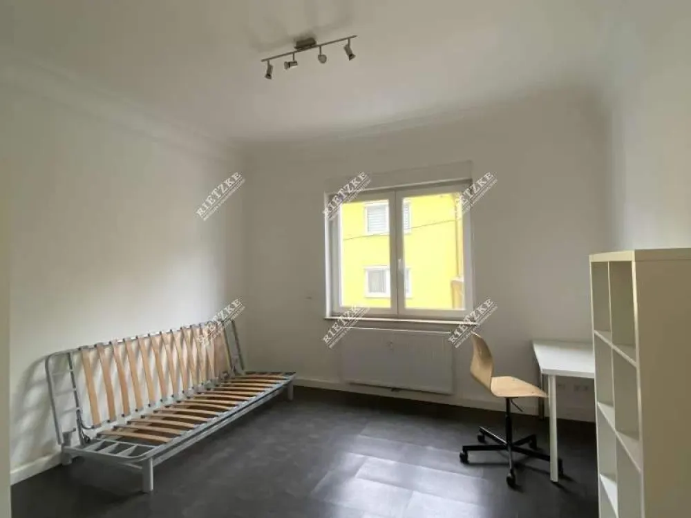 Helle geräumige 4-Zimmer Wohnung geeignet als Monteurwohnung oder als Studenten-WG
