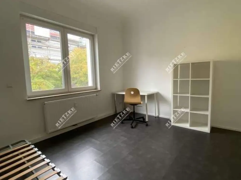 Helle geräumige 4-Zimmer Wohnung geeignet als Monteurwohnung oder als Studenten-WG