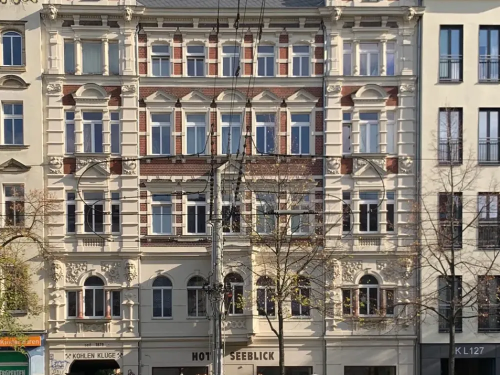 Ihr Zuhause mit kurzen Wegen zu Arbeit und Erholung auf dem Balkon