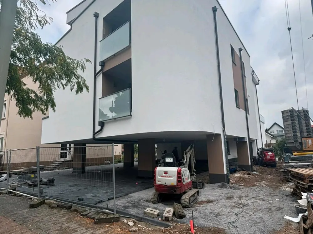 Exklusive Neubau Wohnung mit umlaufenden Balkon - Erstbezug