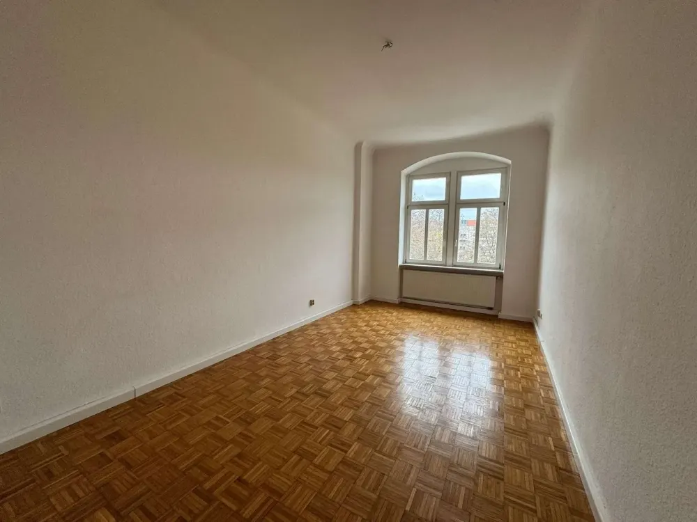 In Sanierung! I Mit moderner Einbauküche & Balkon