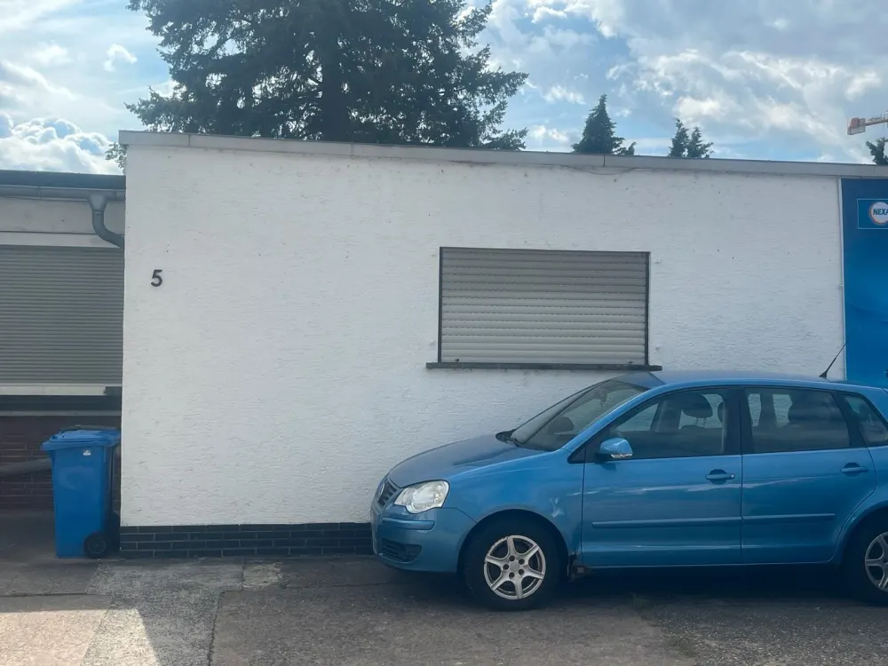 3 Zimmer Bungalow mit Terrasse- wohnen oder Gewerbe mö