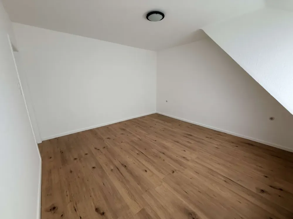 Compact and Cozy 3-Room Apartment in Hastedt