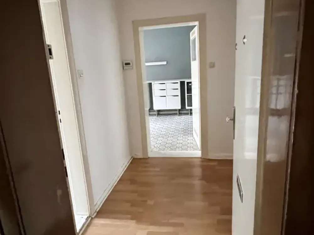 2-Zimmer-Wohnung mit Balkon mitten in Hannovers Altstadt, zum Selbstgestalten