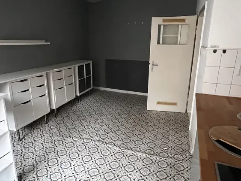 2-Zimmer-Wohnung mit Balkon mitten in Hannovers Altstadt, zum Selbstgestalten