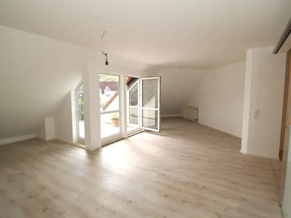 Einziehen und Wohlfühlen - Hochwertig ausgestattete 4-Zimmer-DG-Wohnung
