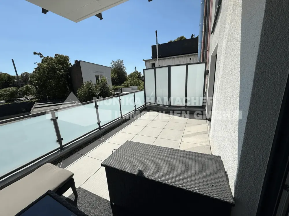 Exklusives Wohngefühl auf zwei Zimmern, Moderne Wohnung mit großem Balkon
