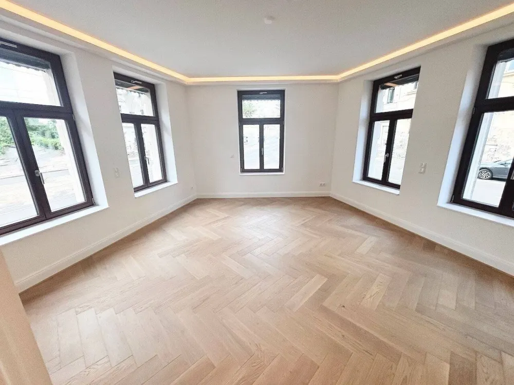 Perfekt! + Erstbezug + Parkett + Fußbodenheizung + Tageslichtbad mit Wanne & Dusche + LED-Licht