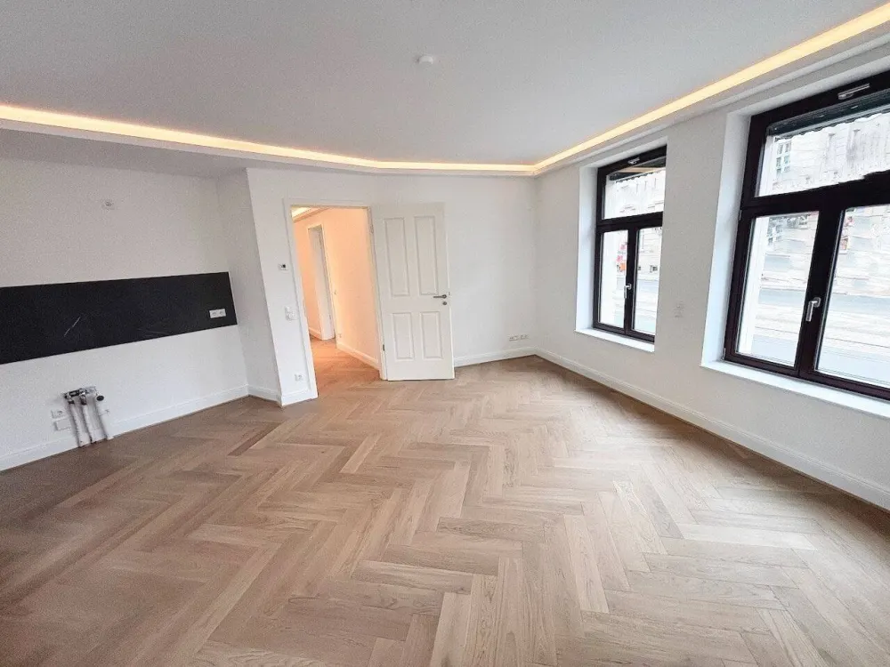 Perfekt! + Erstbezug + Parkett + Fußbodenheizung + Tageslichtbad mit Wanne & Dusche + LED-Licht