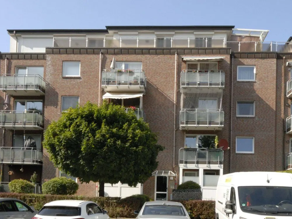 Gepflegte 3-Zi.-Whng. 95 m² in HH-Jenfeld: Großzügige Wohnung mit Balkon, inkl TG-Stellplatz, Fahrstuhl im Haus