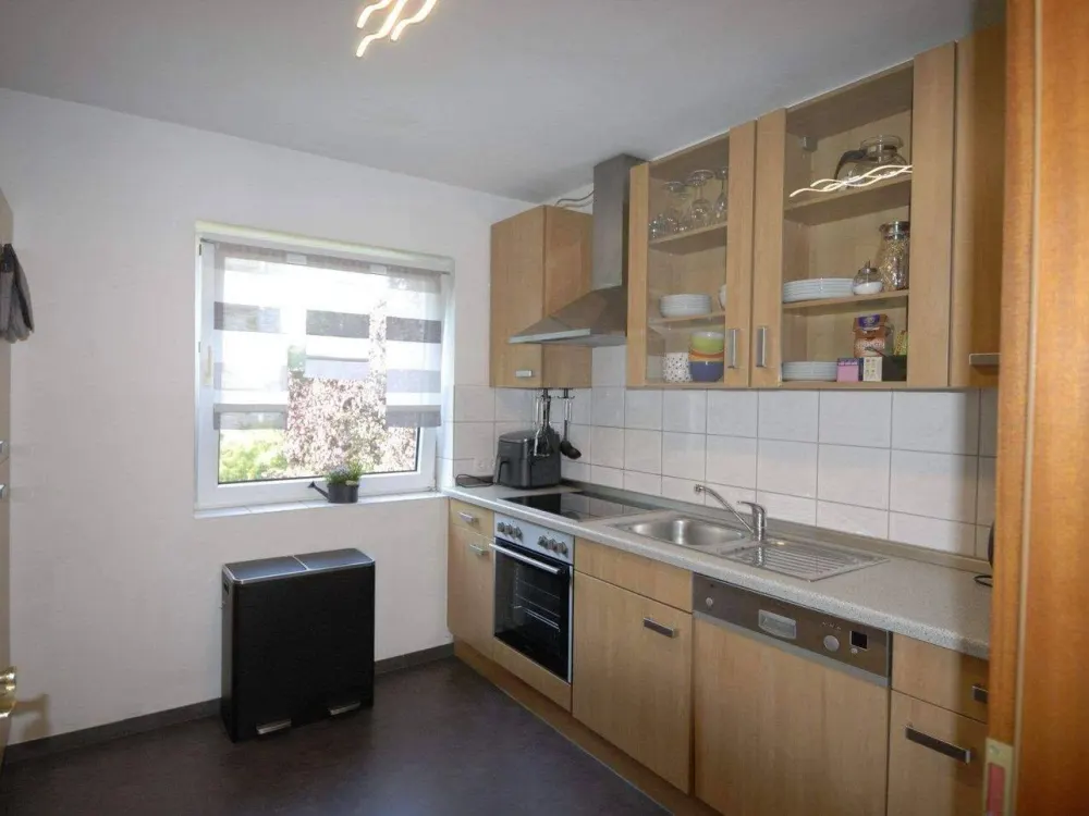 Gepflegte 3-Zi.-Whng. 95 m² in HH-Jenfeld: Großzügige Wohnung mit Balkon, inkl TG-Stellplatz, Fahrstuhl im Haus