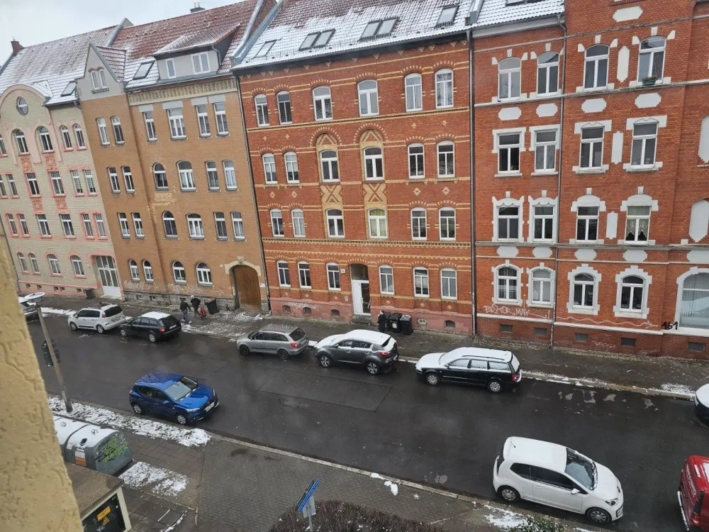Hochwertig renovierte 2-Raum-Wohnung mit Einbauküche & Stellplatz