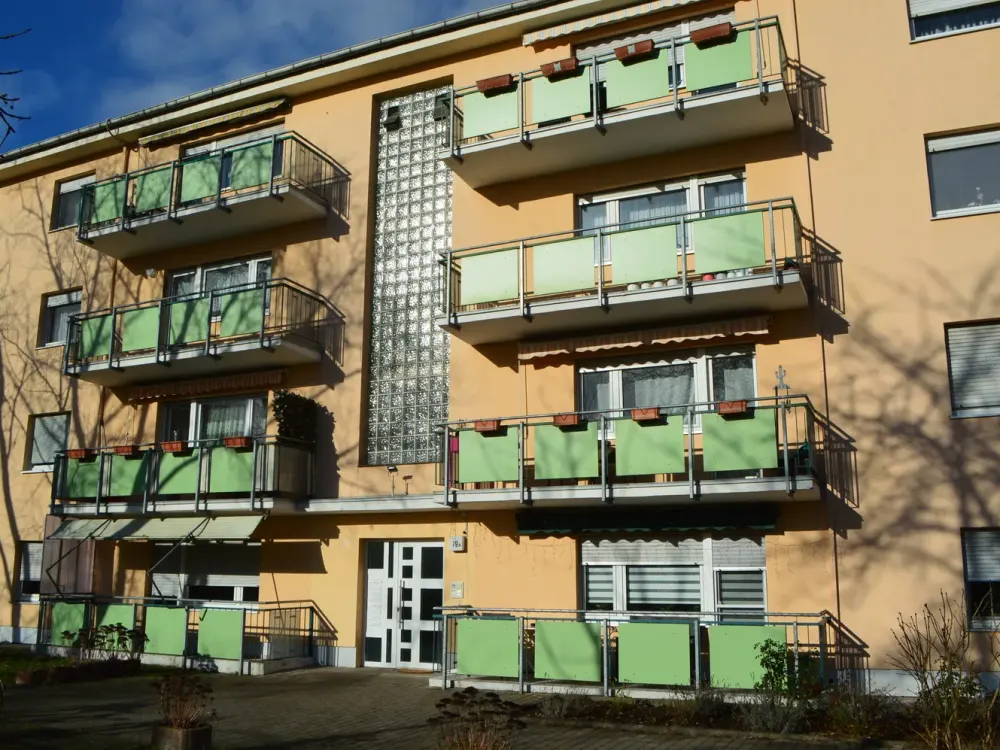Erstbezug nach Sanierung 4-Zimmer Wohnung im EG mit zwei Balkonen in guter Rüsselsheimer Lage