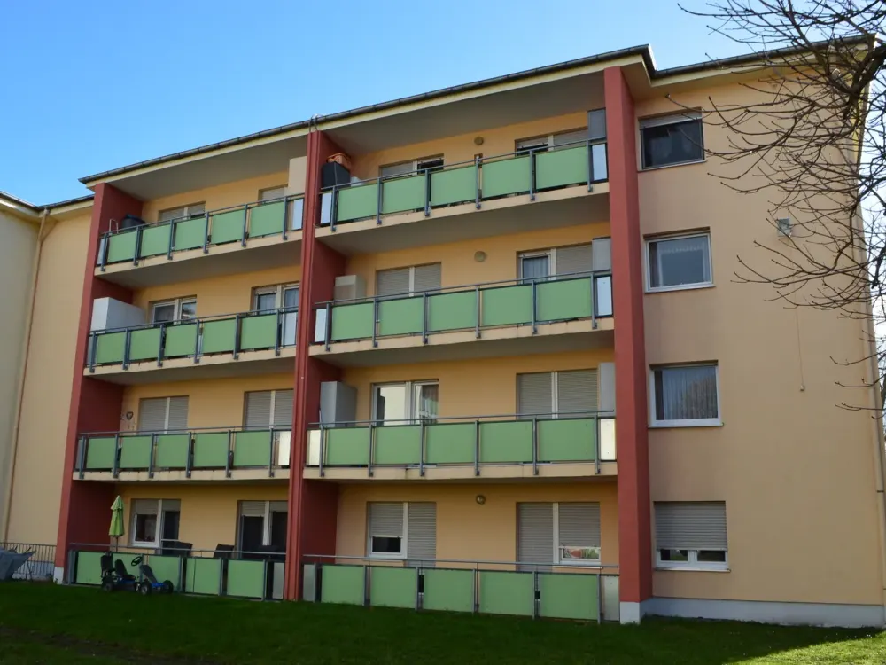 Erstbezug nach Sanierung 4-Zimmer Wohnung im EG mit zwei Balkonen in guter Rüsselsheimer Lage