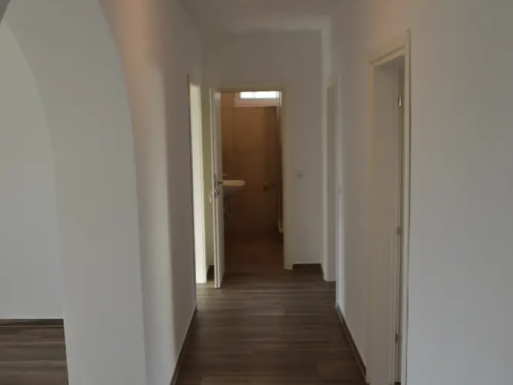 Erstbezug nach Sanierung 4-Zimmer Wohnung im EG mit zwei Balkonen in guter Rüsselsheimer Lage