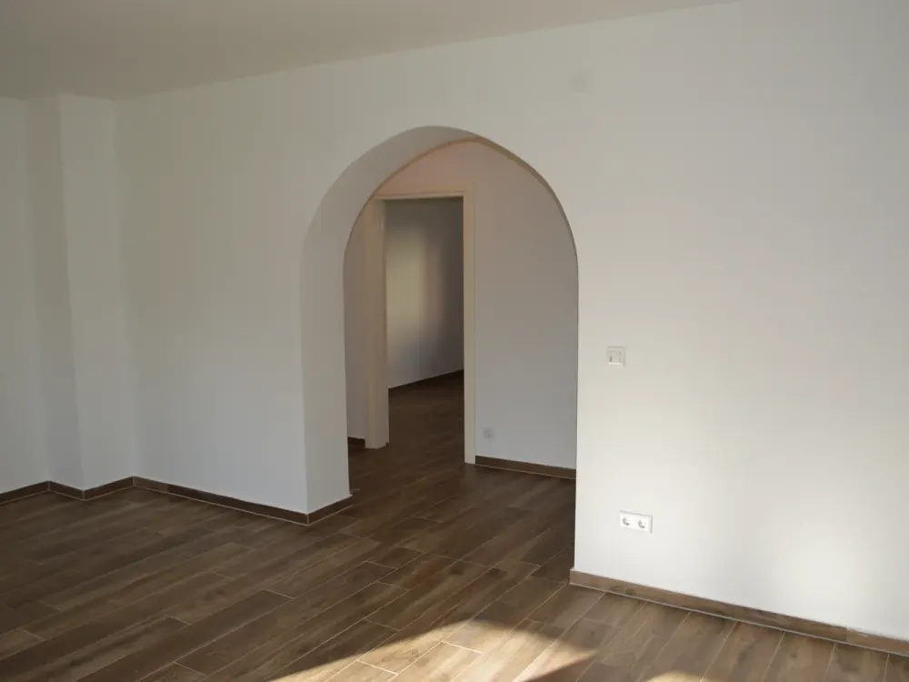 Erstbezug nach Sanierung 4-Zimmer Wohnung im EG mit zwei Balkonen in guter Rüsselsheimer Lage